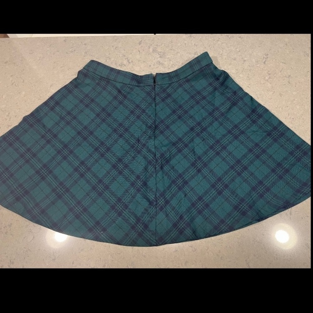 Forever 21 Green & Navy Blue Plaid Skirt - Size M